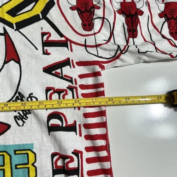 Rare VTG MAGIC JOHNSON Chicago Bulls 1993 World Champs All Over T Shirt 90s XL